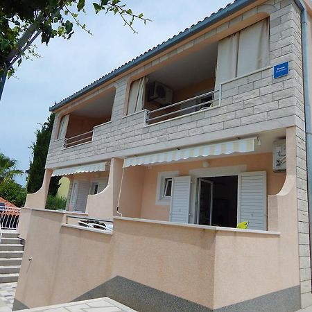 Apartments Nedjeljka Ražanj エクステリア 写真